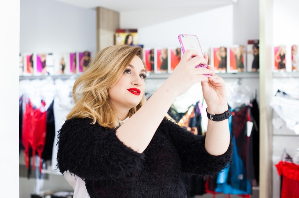 Ioana-Dumitrache-selfie